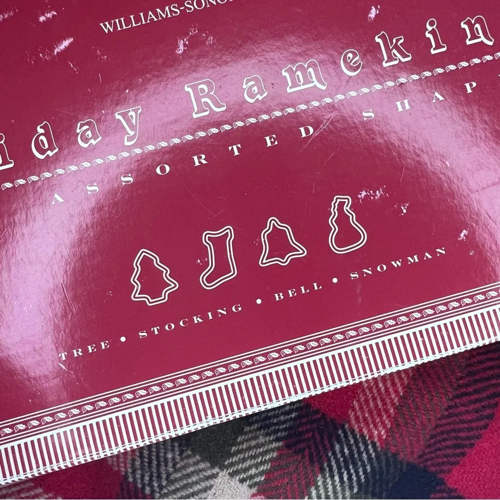 Williams Sonoma 4 Holiday Ramekins New in Box